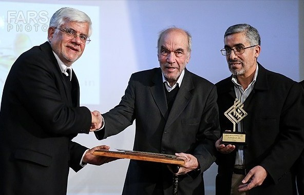 جایزه «کاردان» برای فیلسوف فرهنگ/ امید به تدبیرِ دولت برای فرهنگستان علوم