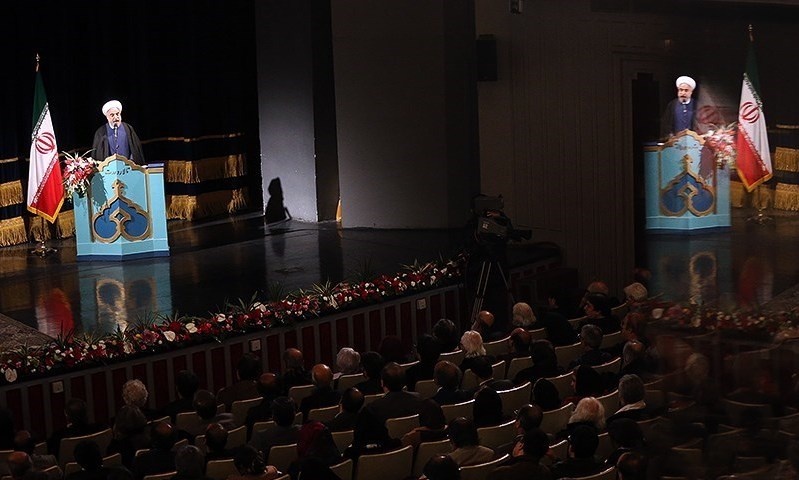 مهناز افشار ، عنایت بخشی در مراسم دیدار هنرمندان با رئیس جمهور 