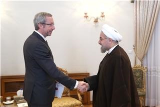 روحانی در دیدار سفیر بلژیک: تداوم تحریمها به زیان اروپاست