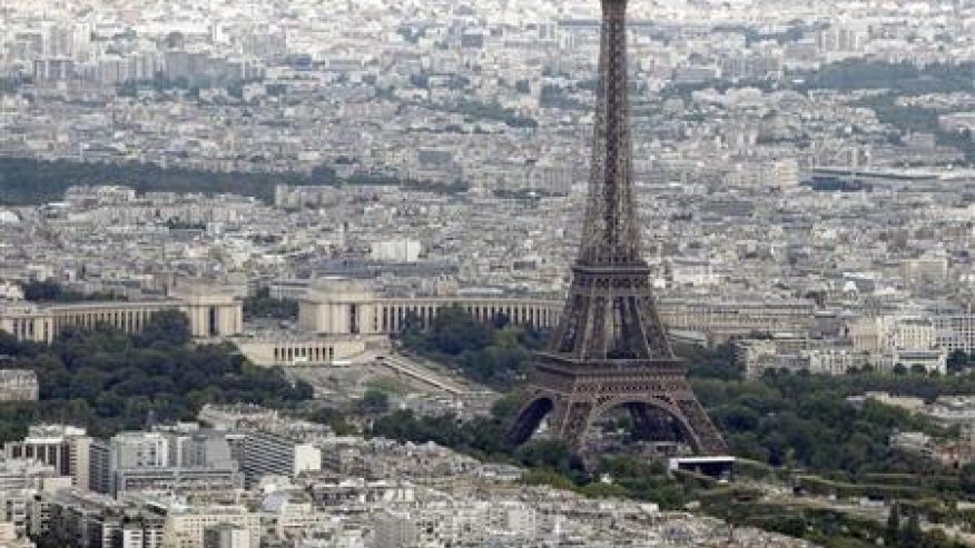 نمای پاریس از کف شیشه ای برج ایفل