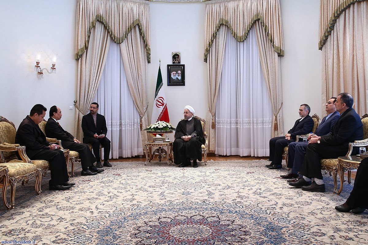 دیدار رئیس جمهور با سفرای جدید لائوس و شیلی/برنامه ایران برای گسترش روابط با آ سه آن و آمریکا لاتین