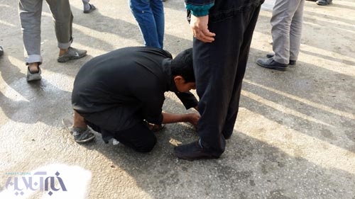 کربلاگردی در روز اربعین؛ ازاصرار به واکس زدن کفش زائران تا فروش کتابهای شریعتی در عراق