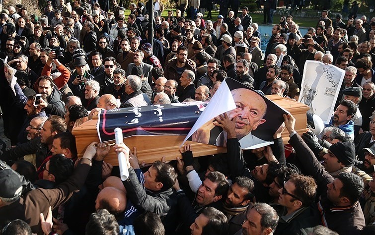 مراسم تشییع پیکر مرتضی احمدی برگزار شد/ گله از چرخ ستمگر بکنم یا نکنم؟