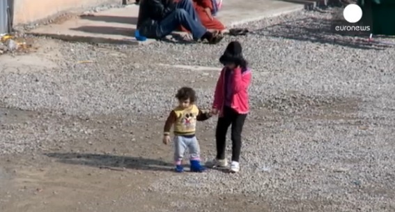 گزارش و تصاویر یورونیوز از کمپ های پناهجویان عراقی/ این کودکان چقدر ظرفیت و تحمل دارند؟