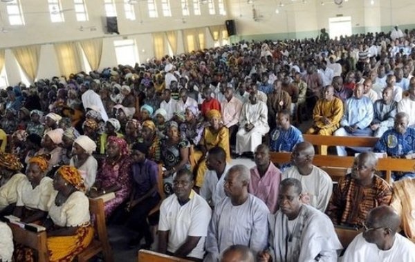 محافظت جوانان مسلمان نیجریه از مسیحیان در روز کریسمس