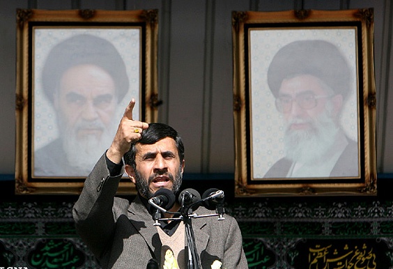 احمدی نژاد در اولین سخنرانی 22 بهمن اش چه گفت؟