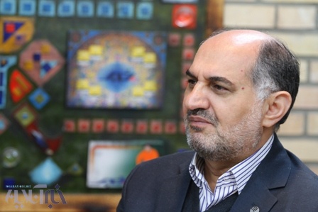 مدیر عامل پست بانک در کافه خبر:یارانه 1600000 خانوار را پرداخت می کنیم/نمی توان در دور غلط افتاد
