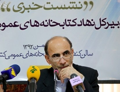 نمی‌پذیرم با وجود فوق لیسانس‌ها، یک دیپلمه مدیر باشد/ نهاد به انباری کتاب تبدیل شده!