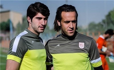 علی کریمی و انصاری‌فرد در جمع کودکان سرطانی