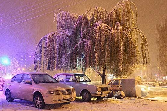برخی مدارس تهران سه شنبه ۱۵ بهمن ۹۲ به دلیل برف و یخبندان تعطیل شد