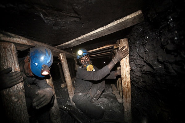حقوق کارگران معدن پودنه فقط ۳۰۰ هزار تومان است