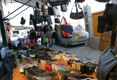 گزارش میدانی از فروش لباس های تاناکورا در بازار مولوی تهران / لباس عید دست دوم فقط 5 هزار تومان  
