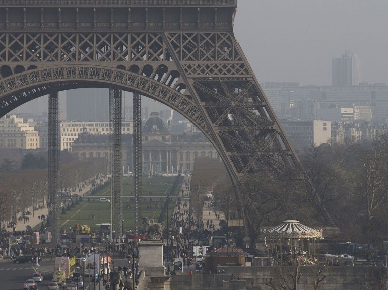 Основные проблемы франции. Экология Франции. Экология Парижа. Загрязнение воздуха в Париже. Смог в Париже.