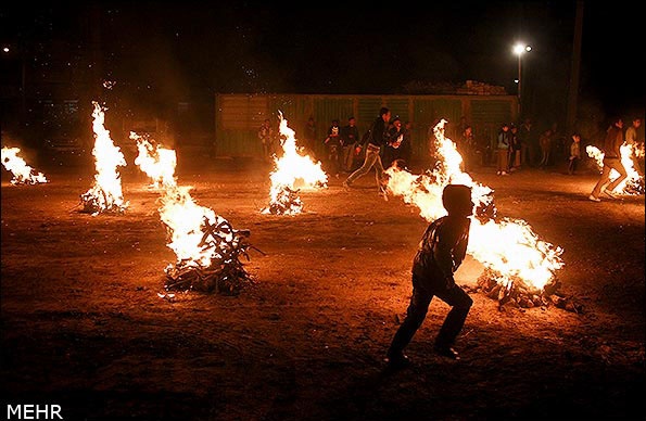 تصاویری از آتش‌بازی آخر سال/ مصدومیت 36 نفر در انفجار ترقه و نارنجک/ اخبار چهارشنبه‌سوری - ۴