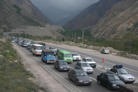 ترافیک نیمه سنگین همچنان وضعیت جاده های  اطراف تهران است