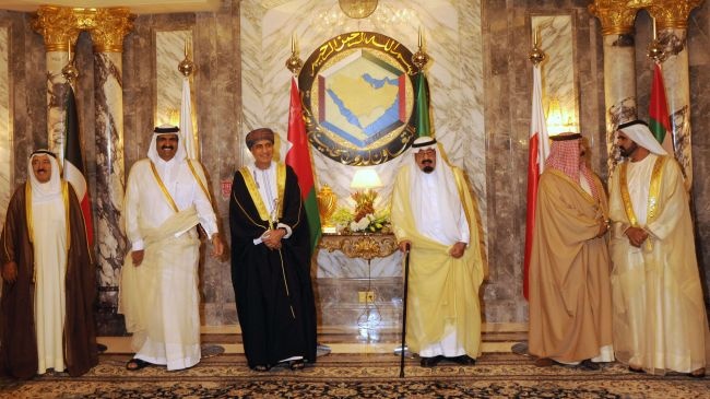 چرا کویت و عمان سفرایشان را از قطر فرانخواندند؟