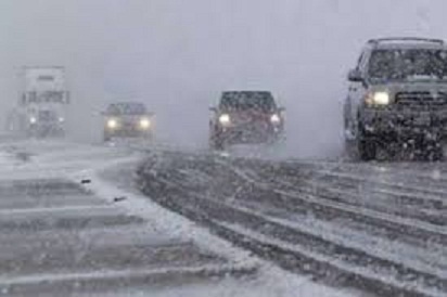 ترافیک نیمه سنگین در 8جاده/ 5 جاده مسدود است/ بارش برف در خراسان رضوی ادامه دارد