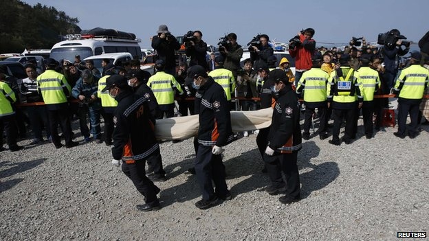 کشف اجساد با جلیقه نجات از کشتی کره ای