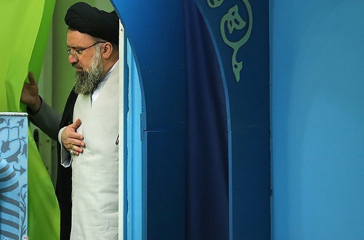  سید احمد خاتمی: عده‌ای می‌گویند تا چه وقت باید بگوییم مرگ بر آمریکا/ مردم مسئولین شجاع را دوست دارند