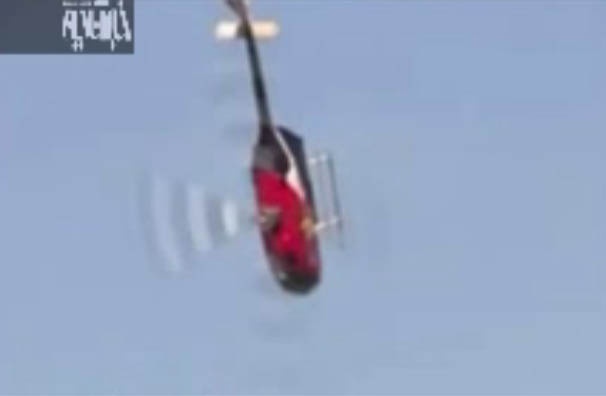 حرکات نمایشی خطرناک با هلیکوپتر