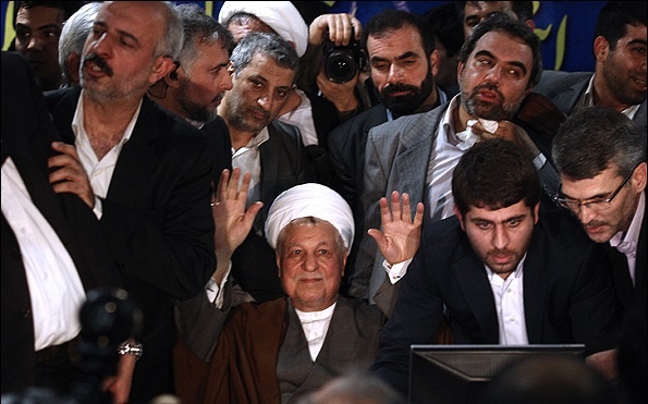 روزشمار انتخابات92/ روز داغ وزارت کشور، حضور همزمان هاشمی رفسنجانی، مشایی و احمدی نژاد