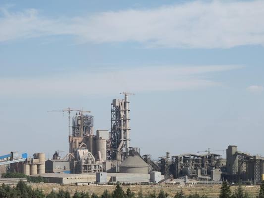واکنش به گزارش تصویری درباره تولید سیمان: تولید سیمان در حاشیه اتوبان تهران به قزوین ادامه دارد 