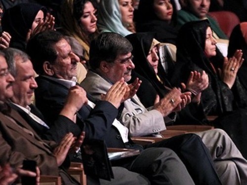 تشویق علی جنتی در کنسرت علیرضا قربانی/ گزارش اجرای گروه موسیقی اشتیاق در برج میلاد