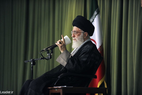 تذکر صریح رهبر انقلاب درباره اقتصاد مقاومتی: به جای ستایش باید عمل کرد
