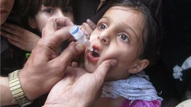 آژیر قرمز سازمان بهداشت جهانی برای فلج اطفال/ ایران در محاصره این ویروس است