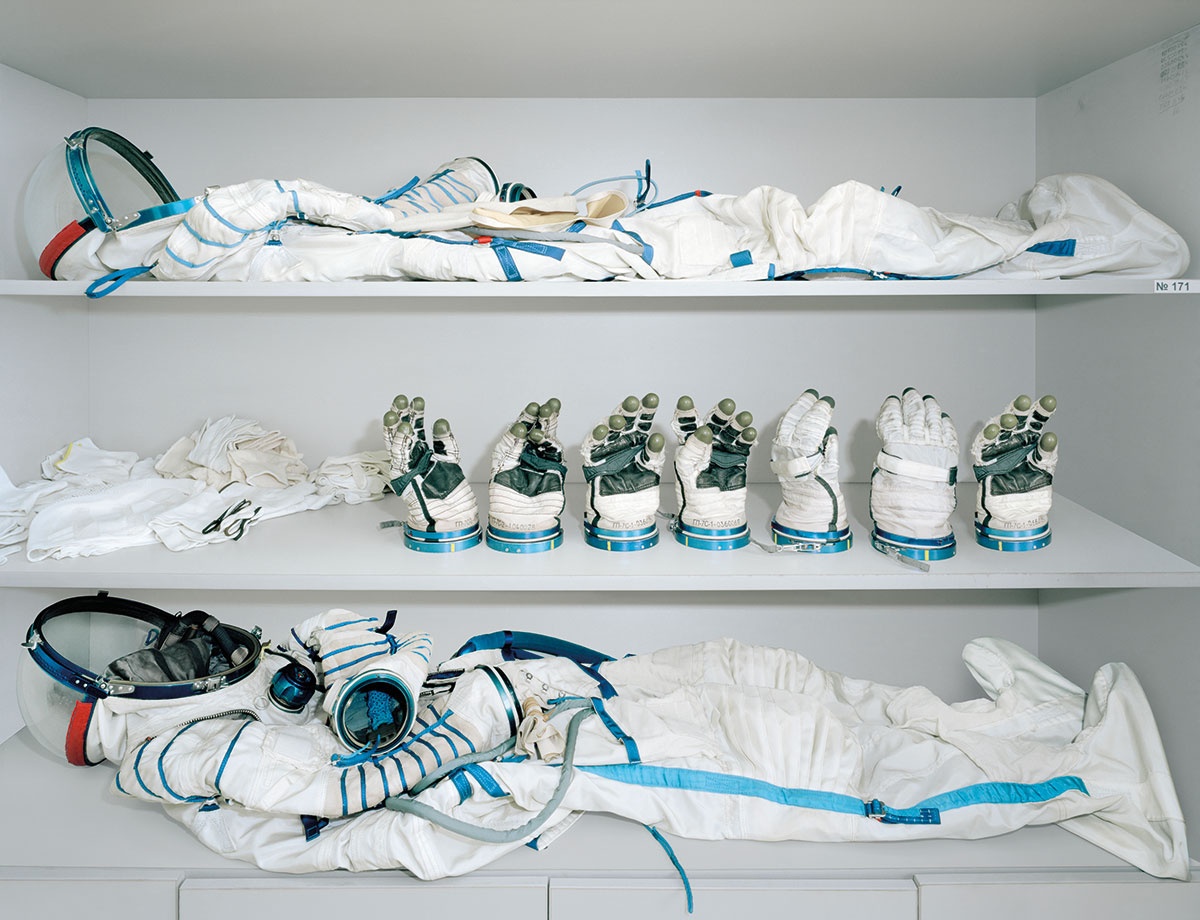 نخستین تصاویر از رختکن فضانوردان روس