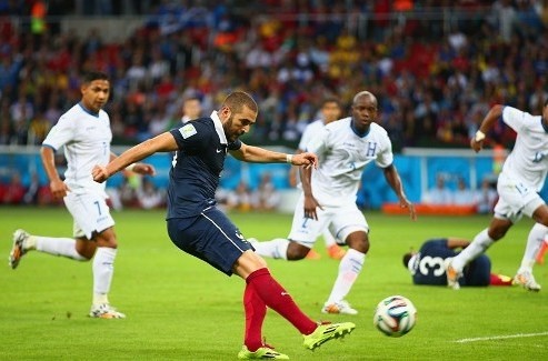 کریم بنزما:اهمیتی ندارد که دو گل من را مردود اعلام کردند/فرانسه یک تیم واقعی است