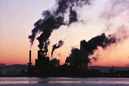 بحران آلودگی کارخانه های صنعتی قم بالا گرفت/ معاون وزیر صنعت: با صنایع آلاینده برخورد می کنیم