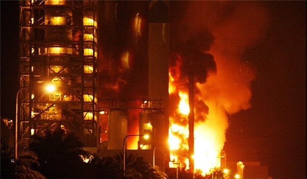 نابودی یک کارخانه در کانادا با آتش