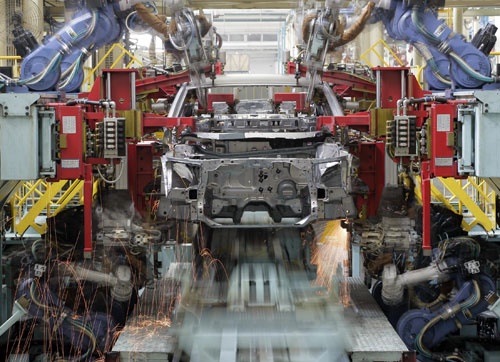 تولید خودرو افزایش یافت/ گرانی پابرجاست