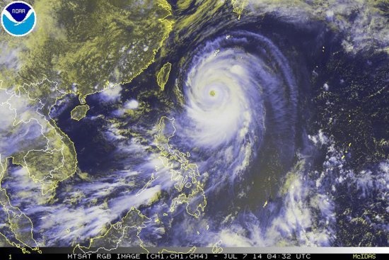 طوفان سهمگین سواحل ژاپن را در هم کوبید