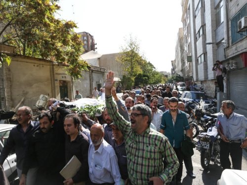 مریلا زارعی، کمال تبریزی، حسن فتحی و ... در مراسم تشییع کارگردان «پدر سالار»