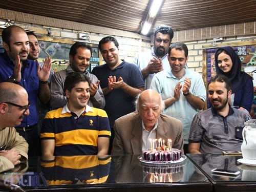 جشن تولد 84 سالگی نجف دریابندری در کافه خبر 