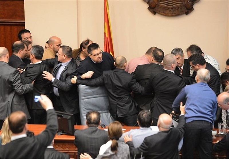 زد و خورد در پارلمان مقدونیه  