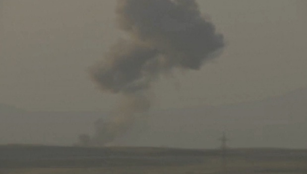 اولین تصاویر منتشر شده از حمله جنگنده های آمریکا به مواضع داعش