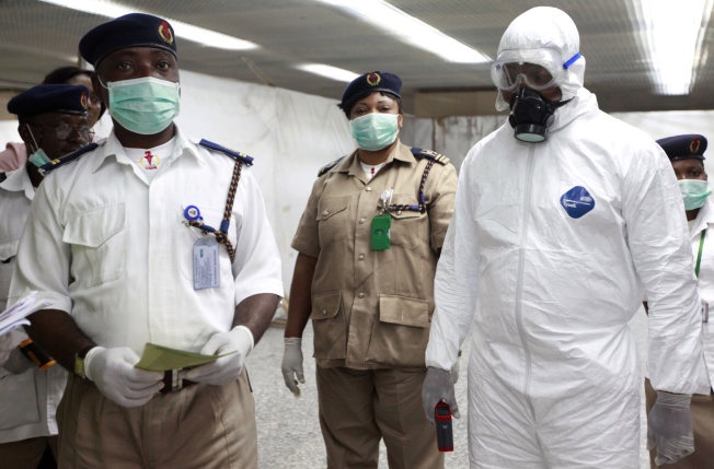 ممنوعیت ورود زائران کشورهای در معرض ابولا به عربستان/ تمدید حبس شهروندان سیرالئون