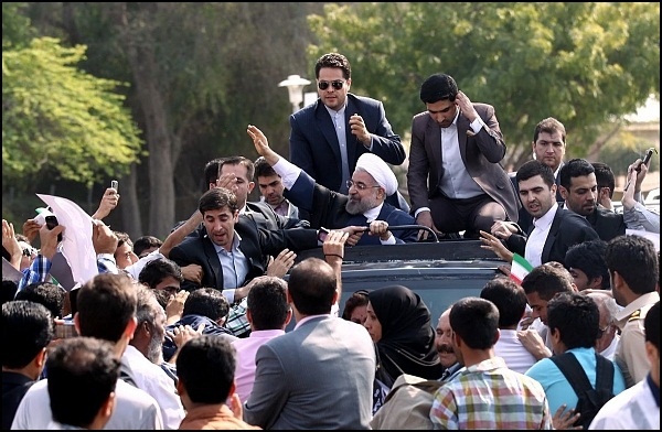 ورود رئیس جمهور به مشهد/ برنامه های هشتمین سفر روحانی