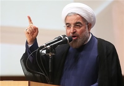 روحانی در جمع طلاب مشهدی:همه افتخارم شاگردی در حوزه علمیه قم است/ مبارزه با فساد وظیفه بزرگ همه ماست