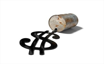 سه پیام کاهش قیمت نفت/ دوره تسلط نفت بر تصمیمات جهان پایان می یابد؟