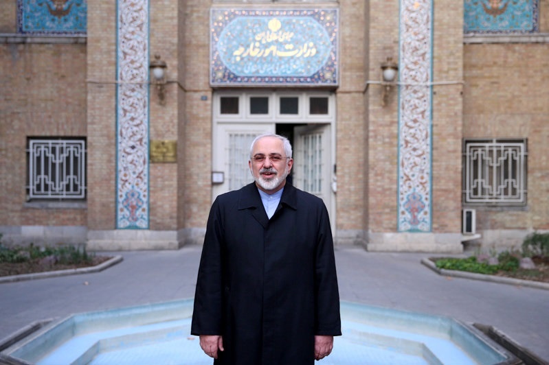 ظریف: آماده‌ایم با سفارت انگلیس در تهران مثل سایر سفارت‌خانه‌ها رفتار کنیم