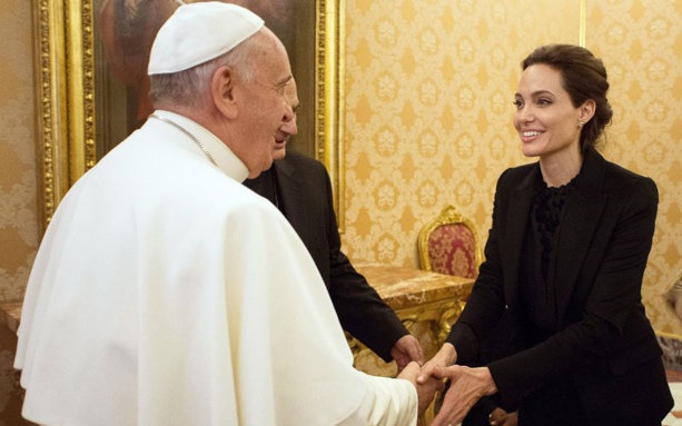 ملاقات پاپ با آنجلینا جولی در واتیکان/ نمایش فیلم "شکسته نشده" برای کشیش ها