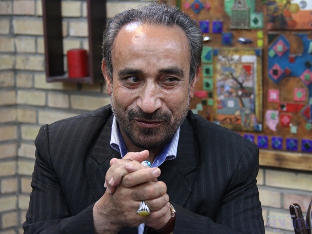 خباز: اگر وزرای احمدی‌نژاد توانمند بودند دولت او را موفق می‌کردند!