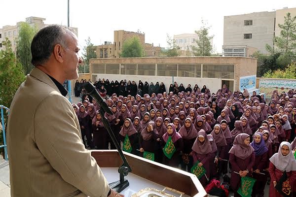 زنگ پیوند انجمن اولیا و مربیان مدارس استان سمنانی  با حضور مدیر کل آموزش و پرورش استان به صدا درامد