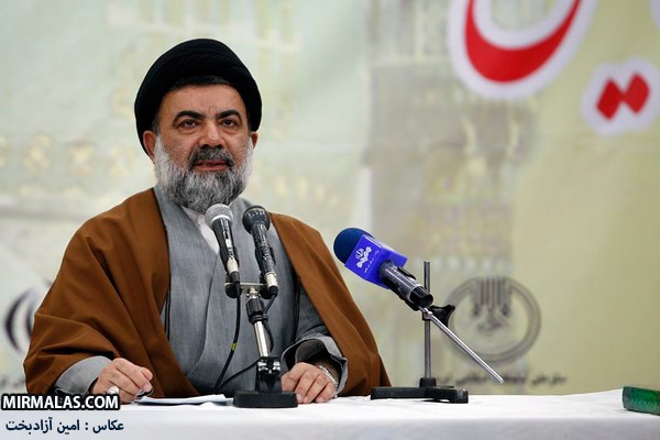 انتقاد امام جمعه خرم آباد از طرح تحول سلامت در لرستان انتقاد امام جمعه خرم آباد از طرح تحول سلامت در لرستان