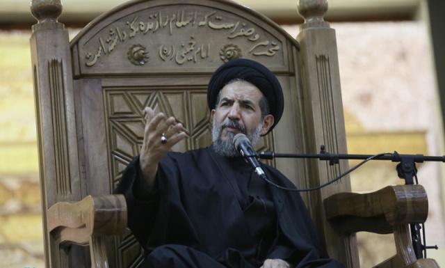 ابوترابی فرد درمراسم شب عاشورای حرم امام خمینی: یکی از آرزوهای مقام معظم رهبری، شهادت است