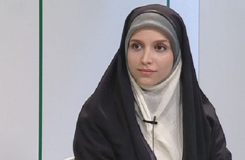 عکسی از مجری زن صدا و سیما در کربلا / خاطره خانم مجری از دورانی که آغاز محرم در عراق جشن گرفته می‌شد
